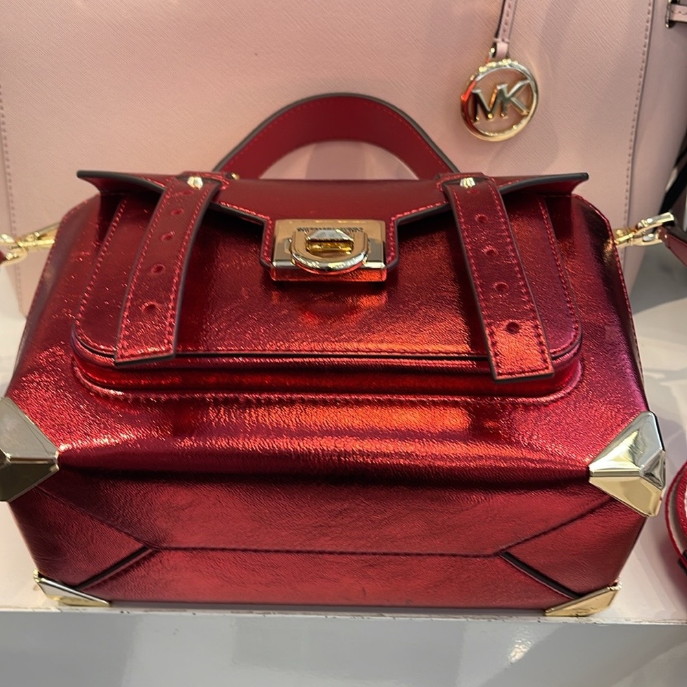 MICHAEL KORS
Manhattan Medium TH SCHOOL Crackled Metallic Leather SATCHEL NWT - Picture 10 of 16